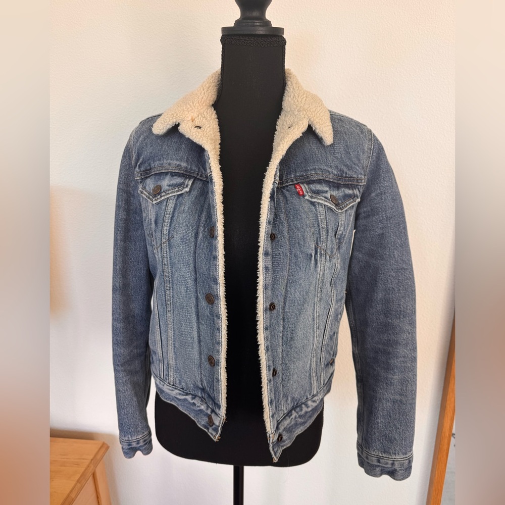 Levi women’s Sherpa jacket